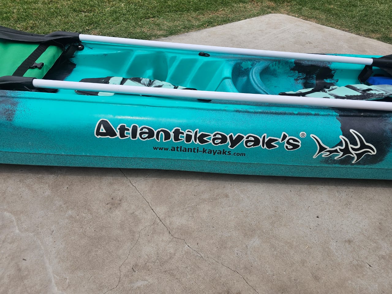 Atlantis kayak dobre equipado  - Imagen principal