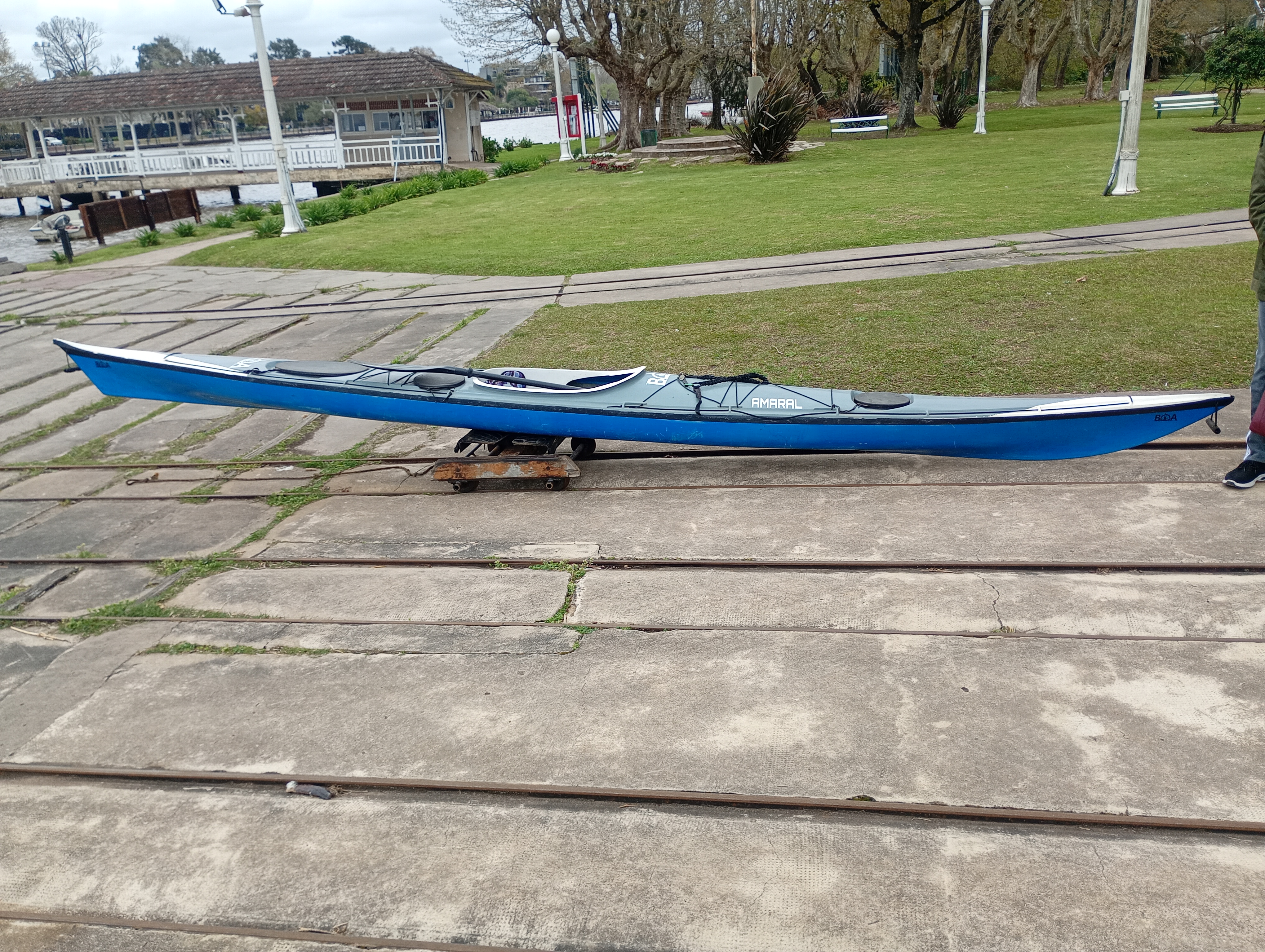 Kayak BOA AMARAL Travesía IMPECABLE - Foto 3